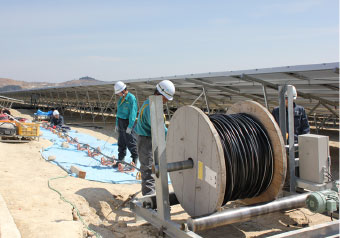 ケーブル巻き取り機